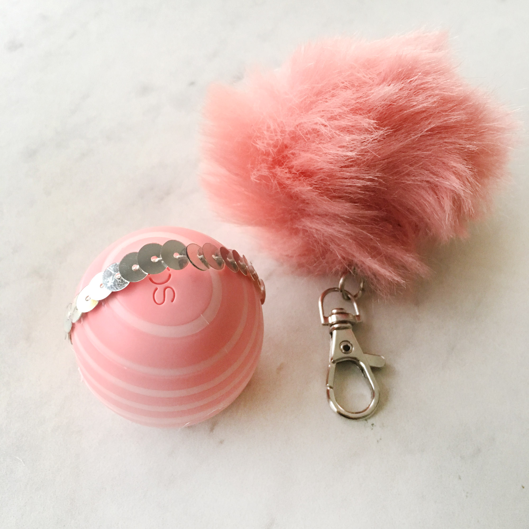 Basic glitter pencil keychain tutorial using lip gloss containers! 